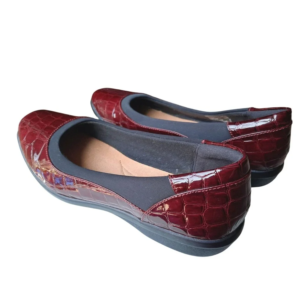 Clarks Collection Burgundy Croc Patent Ballet Flats Cushion Soft  Womens 8.5